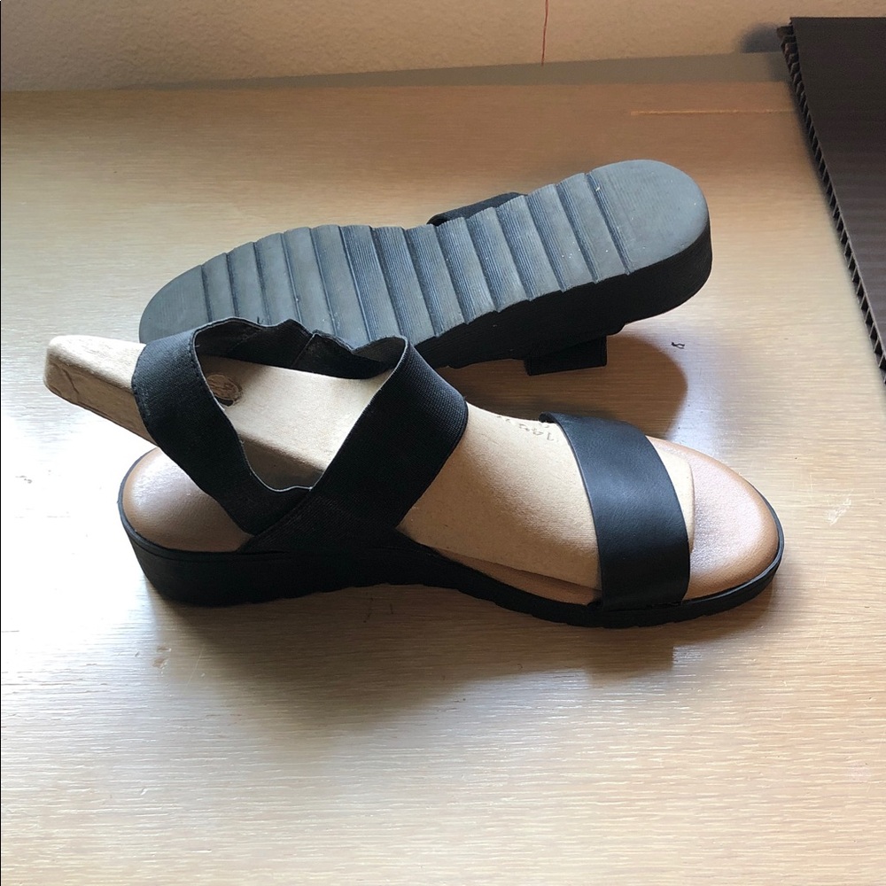 Kensie Black Women's Sandals - Picture 2 of 6